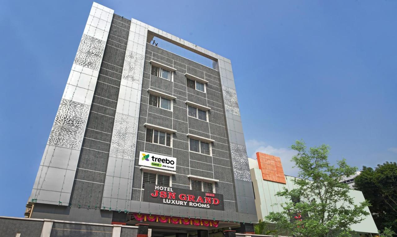 Treebo Trend Jsn Grand Hotel Vijayawada Exterior photo