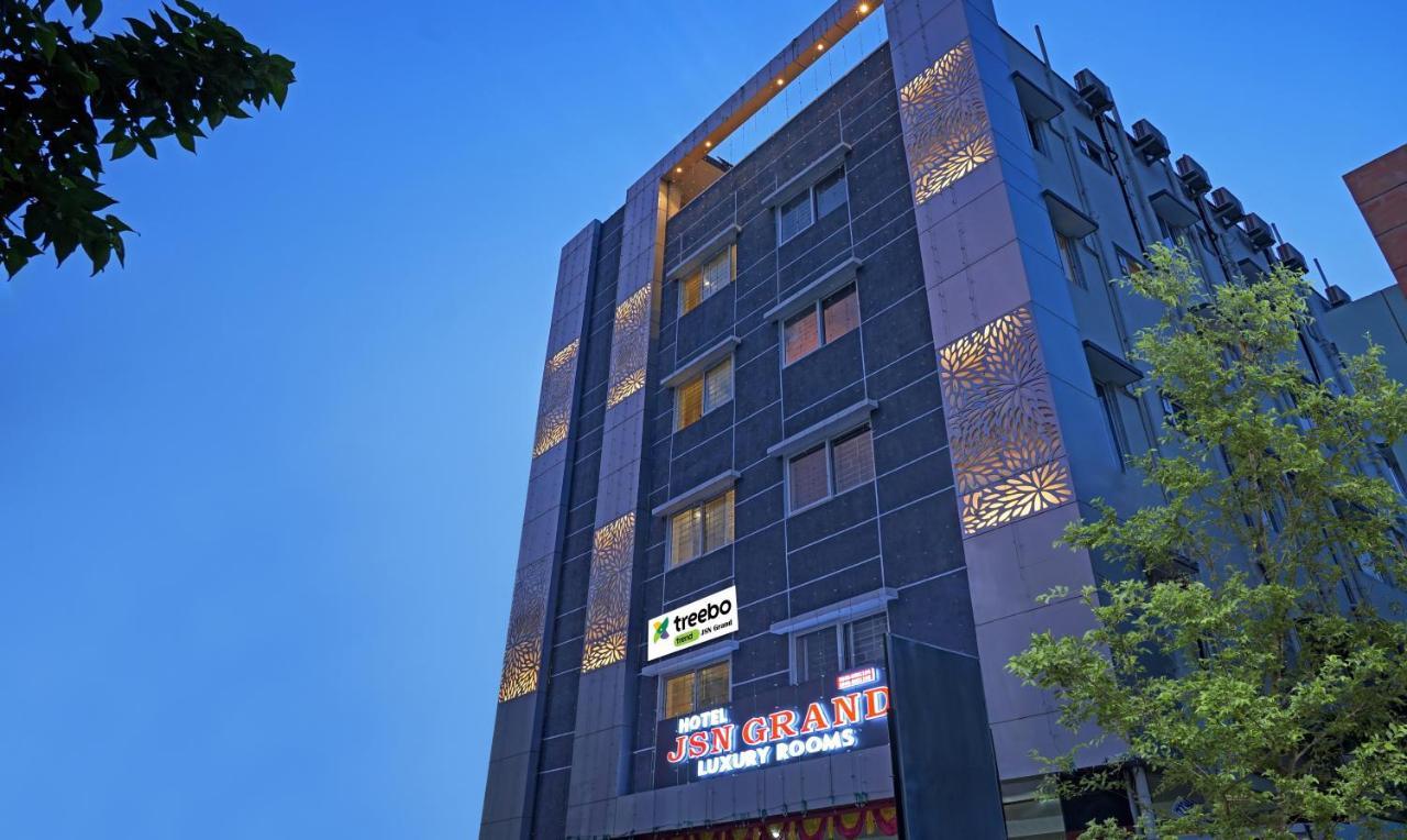 Treebo Trend Jsn Grand Hotel Vijayawada Exterior photo