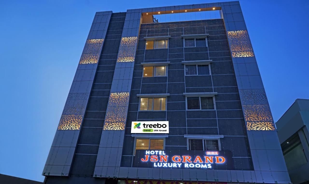 Treebo Trend Jsn Grand Hotel Vijayawada Exterior photo